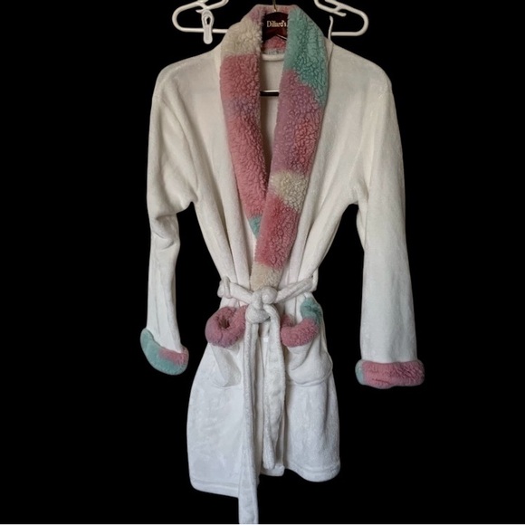 Women’s Luxuriously Soft Robe Size M, Great Condition! 100% Polyester - Picture 3 of 5